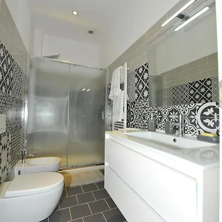 Joivy Stylish 3-bed Flat In * Genova