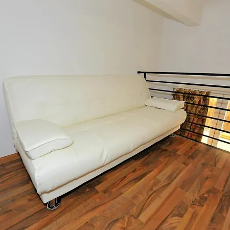 Joivy Stylish 3-bed Flat In Appartamento