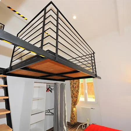 Joivy Stylish 3-bed Flat In Genova