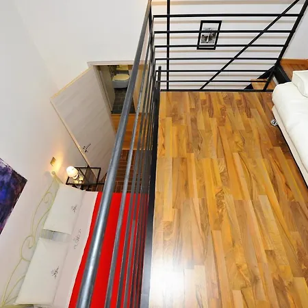 Joivy Stylish 3-bed Flat In Appartamento