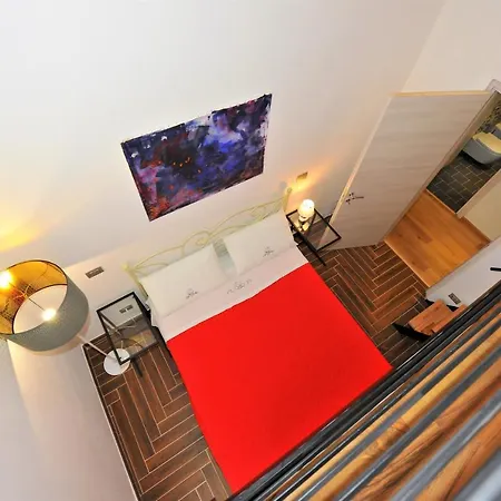 דירה Joivy Stylish 3-bed Flat In ג'נובה