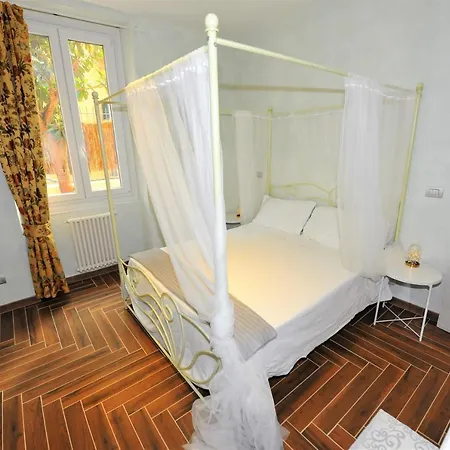 Joivy Stylish 3-bed Flat In